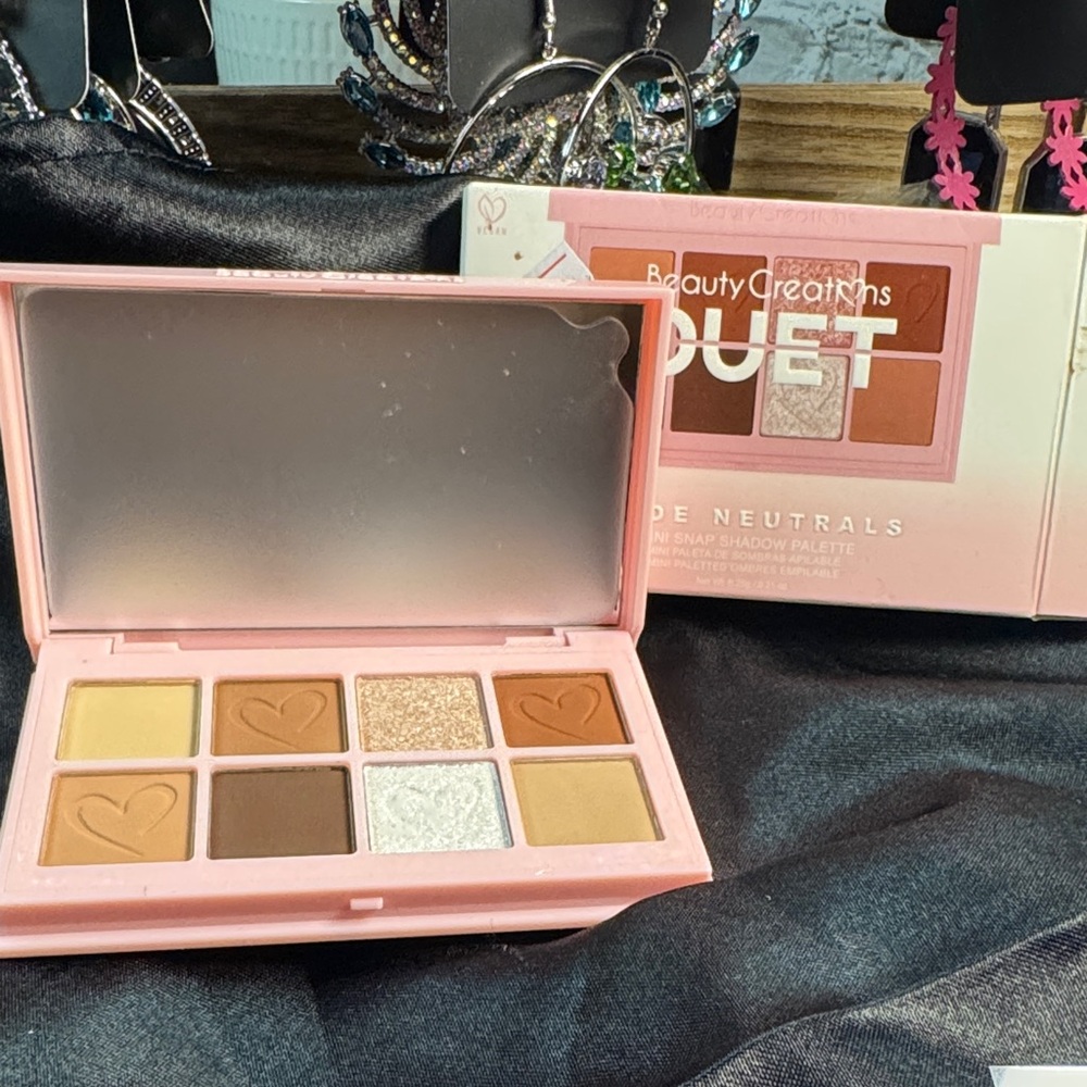 Beauty Creations Eyeshadow Palette with Gold, Brown, and Silver Shades